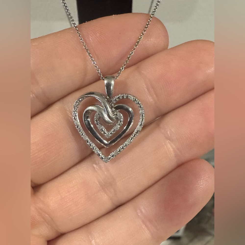 1/10 Ct Triple Heart Pendant .925 Italy Necklace - Picture 2 of 4